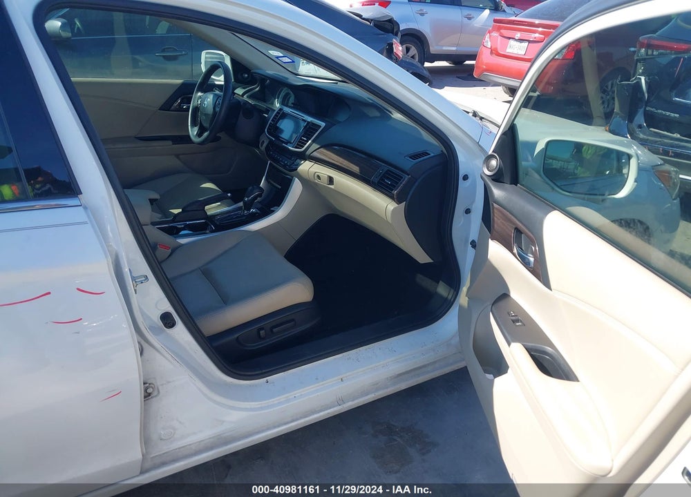 2017 HONDA ACCORD EX-L V6 VIN: 1HGCR3F8XHA006039