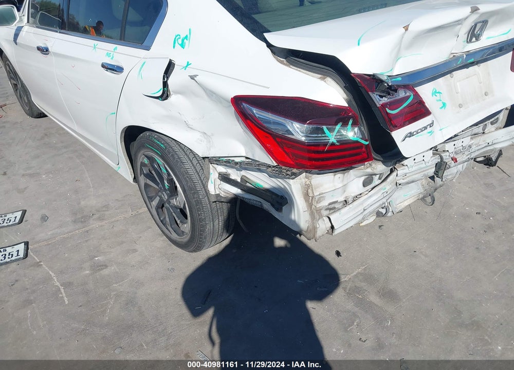 2017 HONDA ACCORD EX-L V6 VIN: 1HGCR3F8XHA006039