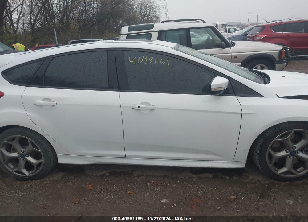 2015 FORD FOCUS ST VIN: 1FADP3L95FL285977