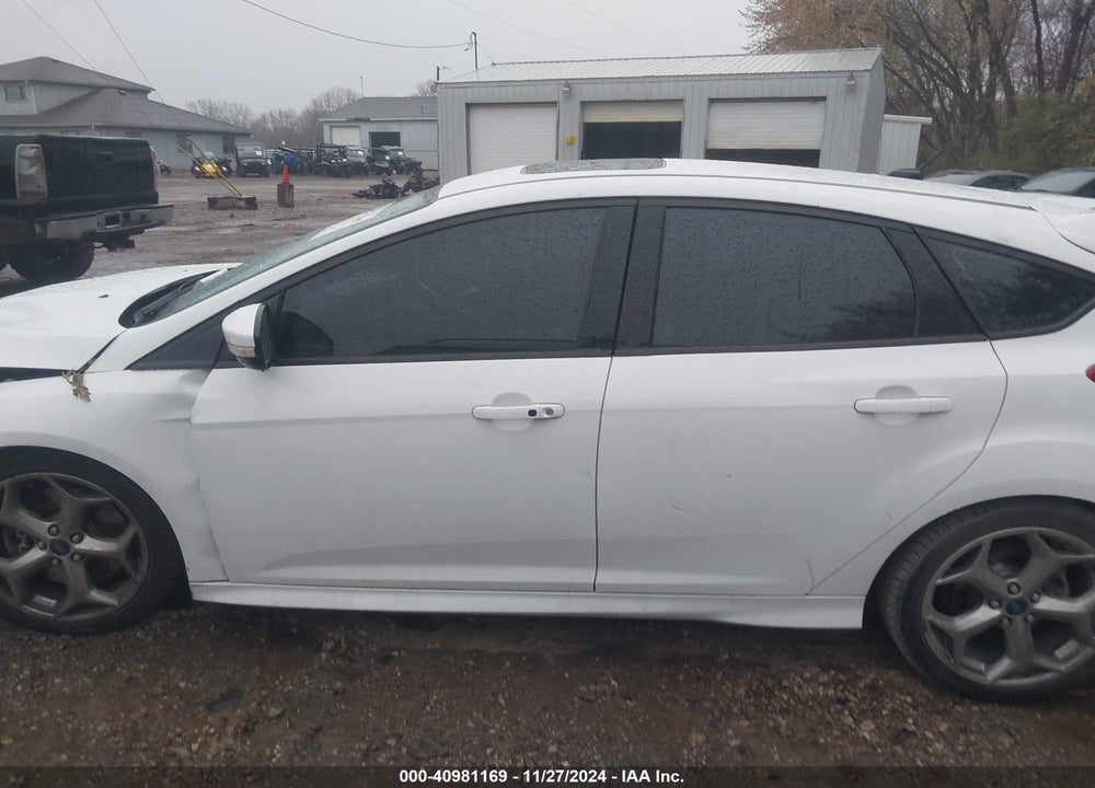 2015 FORD FOCUS ST VIN: 1FADP3L95FL285977