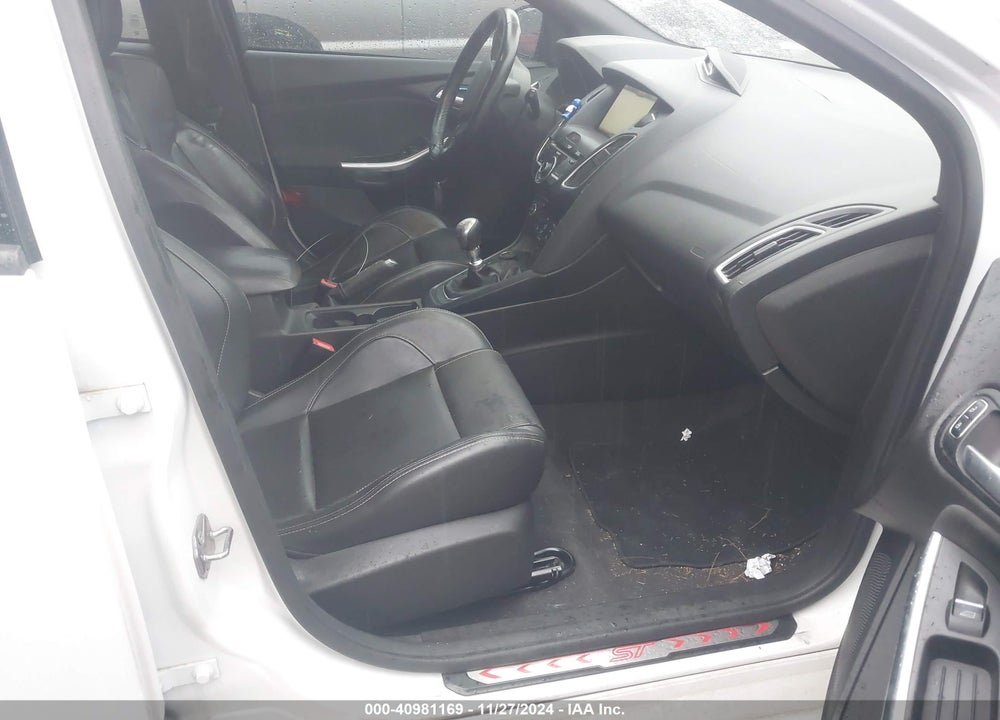 2015 FORD FOCUS ST VIN: 1FADP3L95FL285977