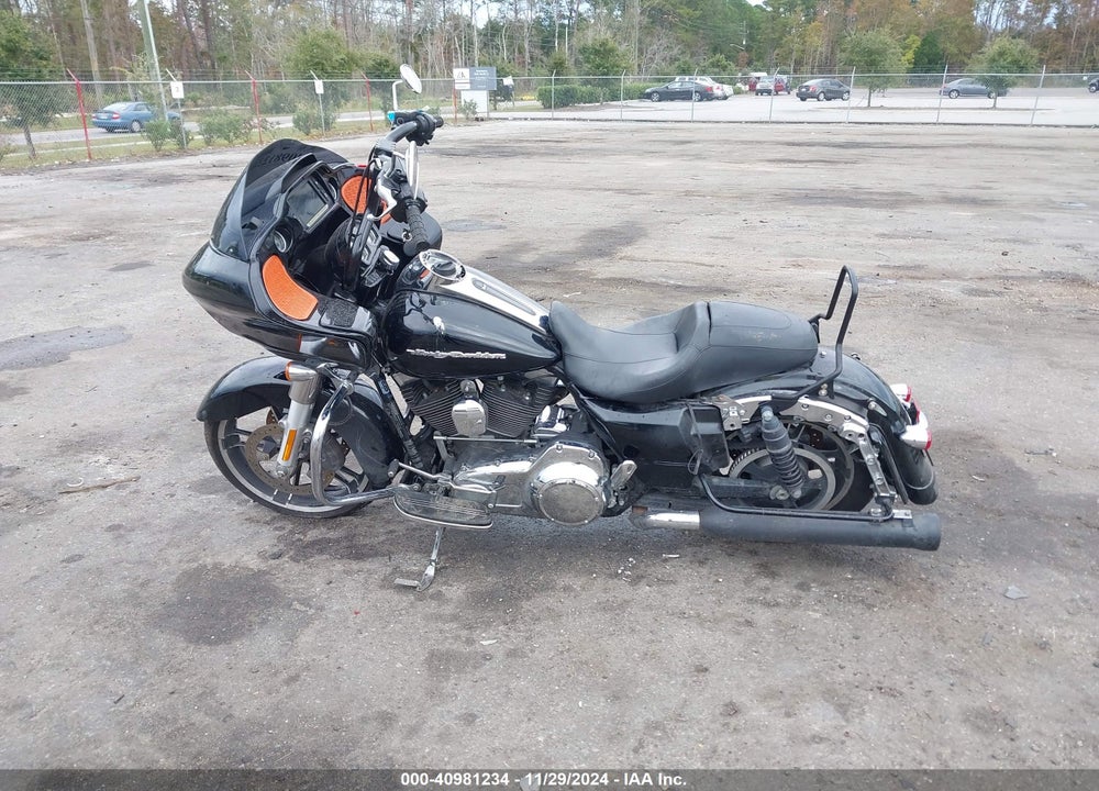 2016 HARLEY-DAVIDSON FLTRXS ROAD GLIDE SPECIAL VIN: 1HD1KTM17GB687283