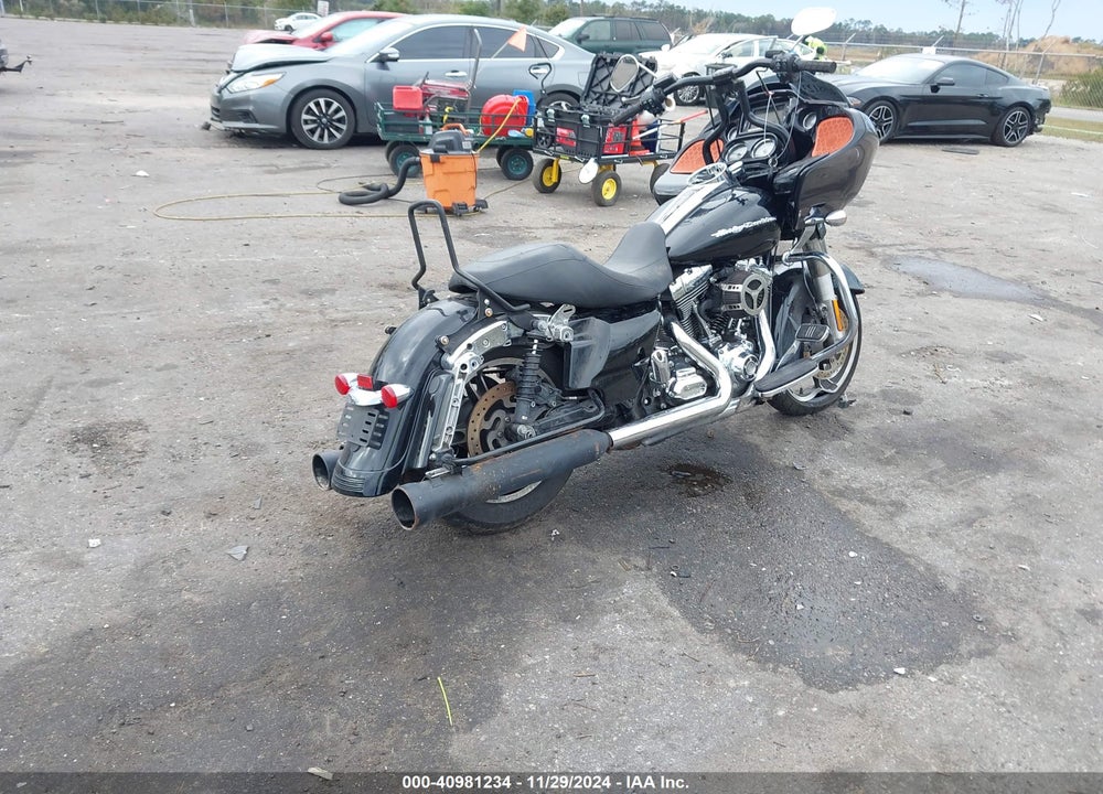 2016 HARLEY-DAVIDSON FLTRXS ROAD GLIDE SPECIAL VIN: 1HD1KTM17GB687283