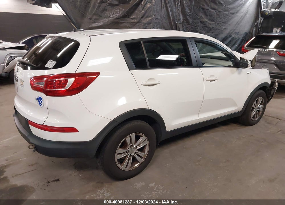 2011 KIA SPORTAGE LX VIN: KNDPBCA20B7048554
