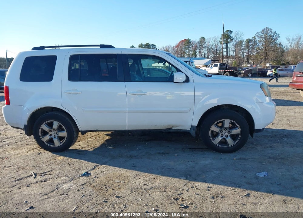 2011 HONDA PILOT EX-L VIN: 5FNYF3H56BB014895
