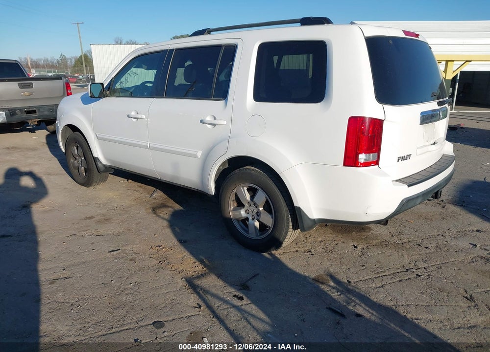 2011 HONDA PILOT EX-L VIN: 5FNYF3H56BB014895