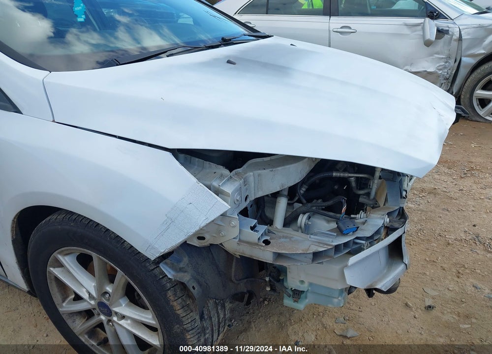 2015 FORD FOCUS SE VIN: 1FADP3K21FL311172