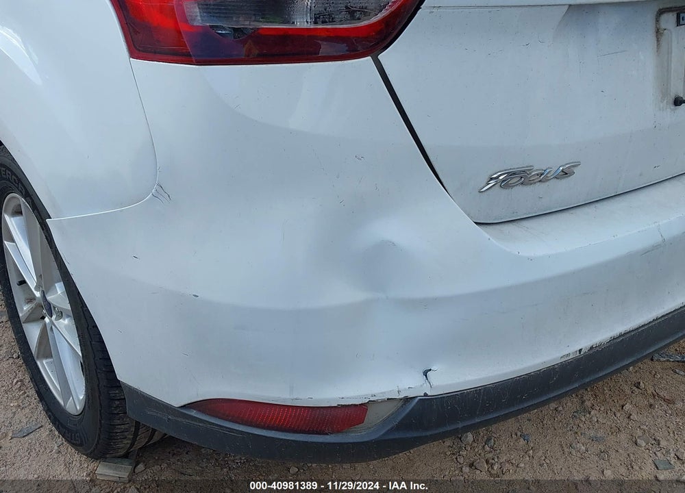 2015 FORD FOCUS SE VIN: 1FADP3K21FL311172