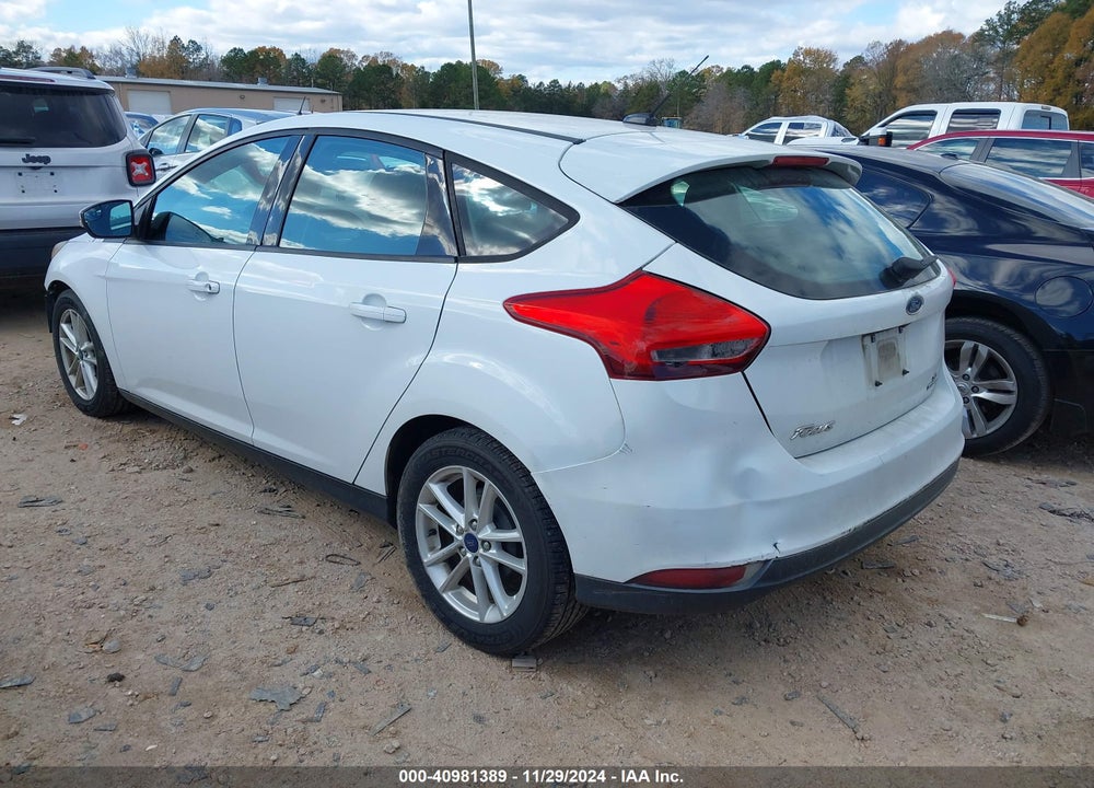 2015 FORD FOCUS SE VIN: 1FADP3K21FL311172