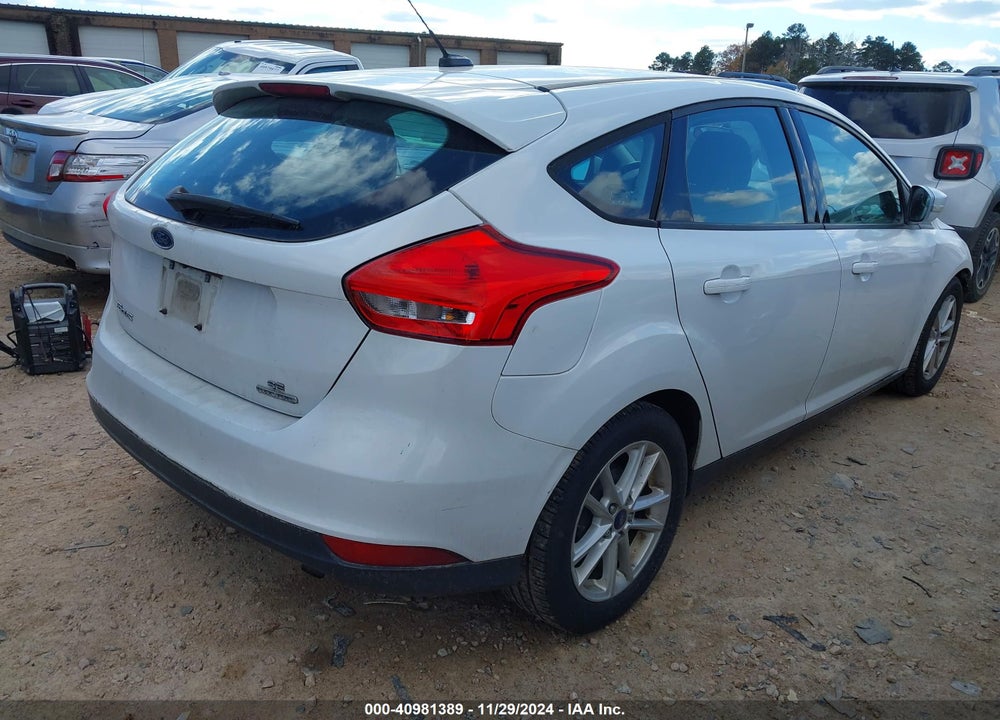 2015 FORD FOCUS SE VIN: 1FADP3K21FL311172