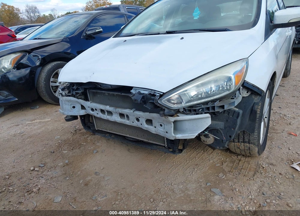 2015 FORD FOCUS SE VIN: 1FADP3K21FL311172