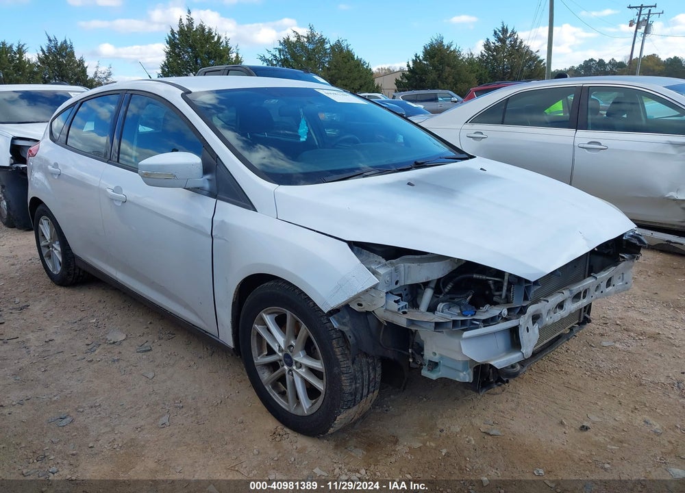 2015 FORD FOCUS SE VIN: 1FADP3K21FL311172