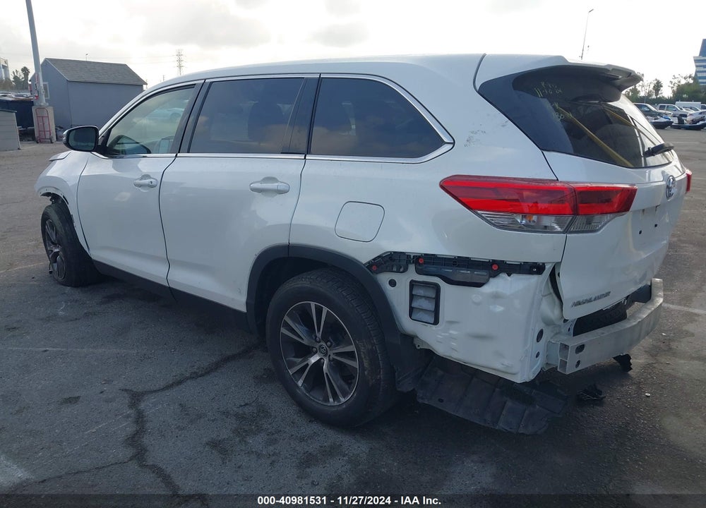 2019 TOYOTA HIGHLANDER LE VIN: 5TDZARFH7KS043482