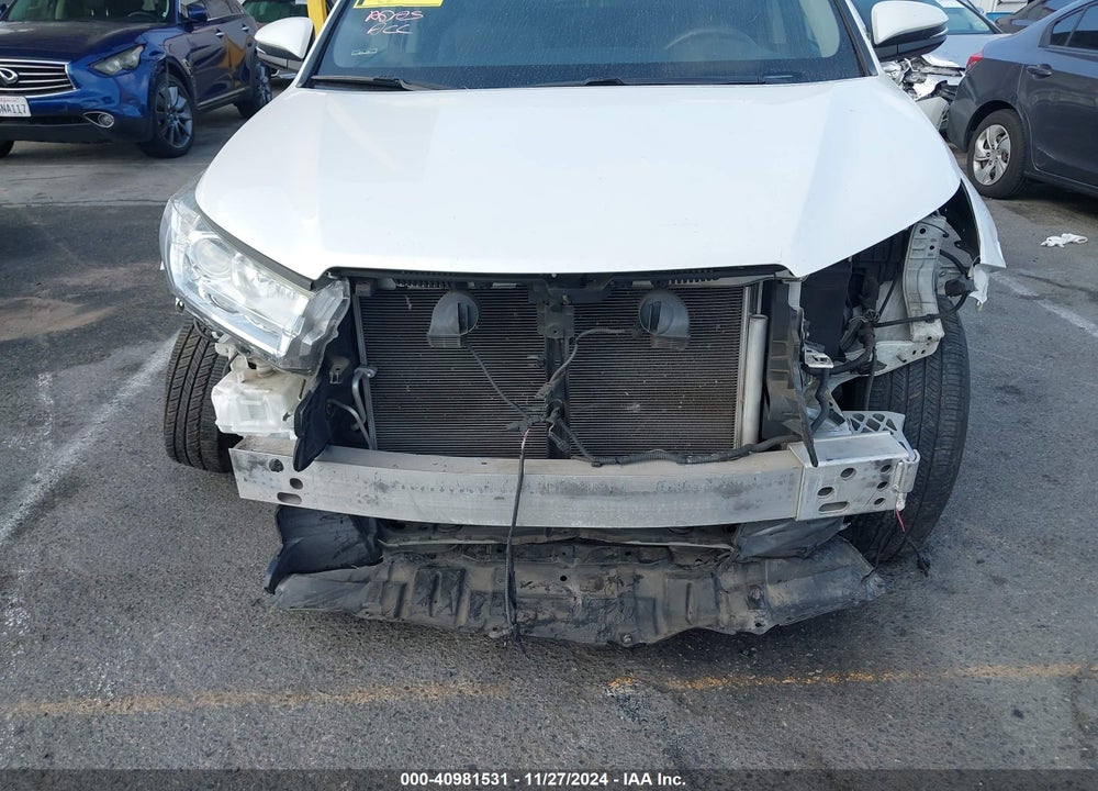 2019 TOYOTA HIGHLANDER LE VIN: 5TDZARFH7KS043482