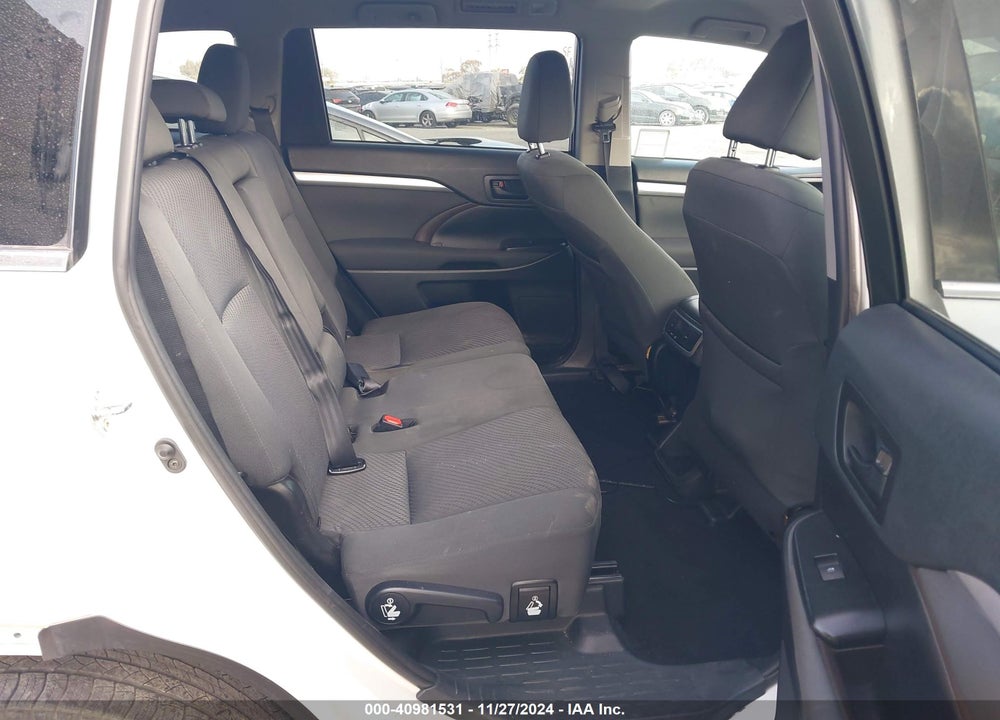 2019 TOYOTA HIGHLANDER LE VIN: 5TDZARFH7KS043482
