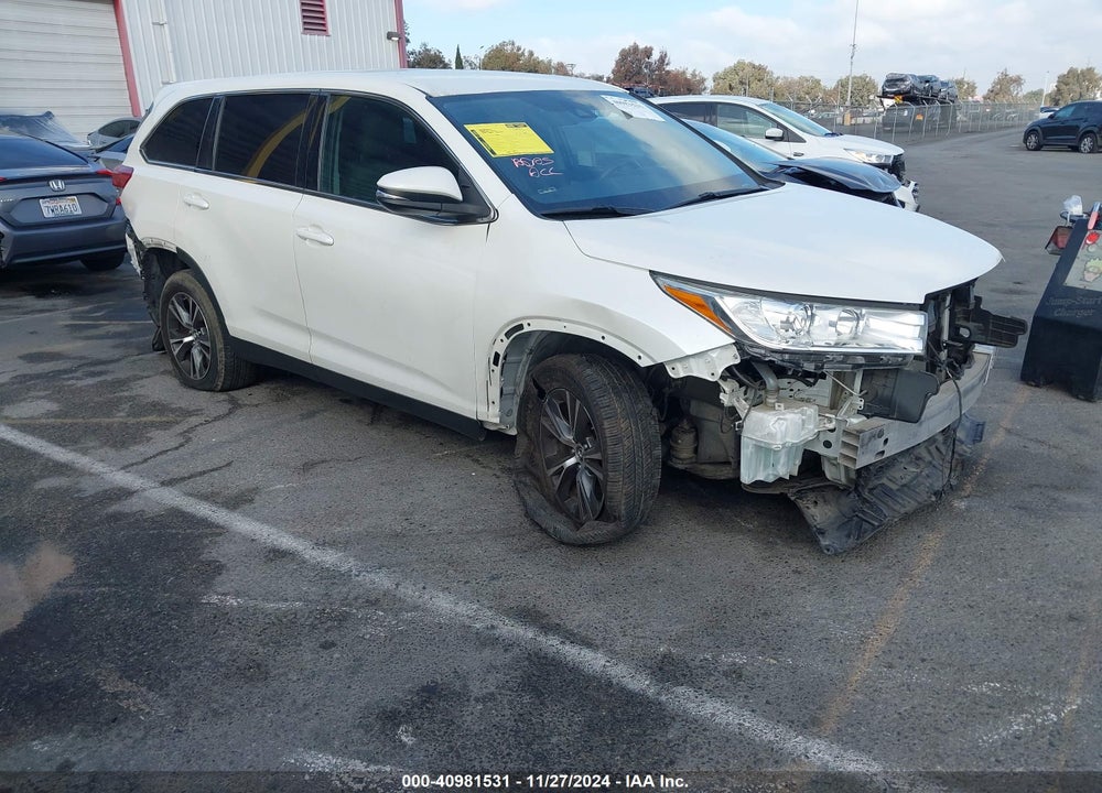 2019 TOYOTA HIGHLANDER LE VIN: 5TDZARFH7KS043482