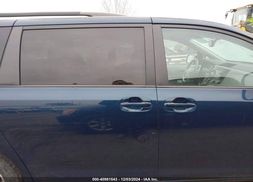 2011 TOYOTA SIENNA LE V6 VIN: 5TDKK3DC0BS127002