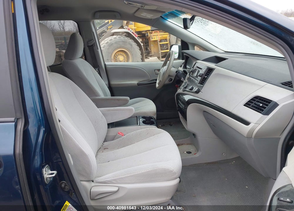 2011 TOYOTA SIENNA LE V6 VIN: 5TDKK3DC0BS127002