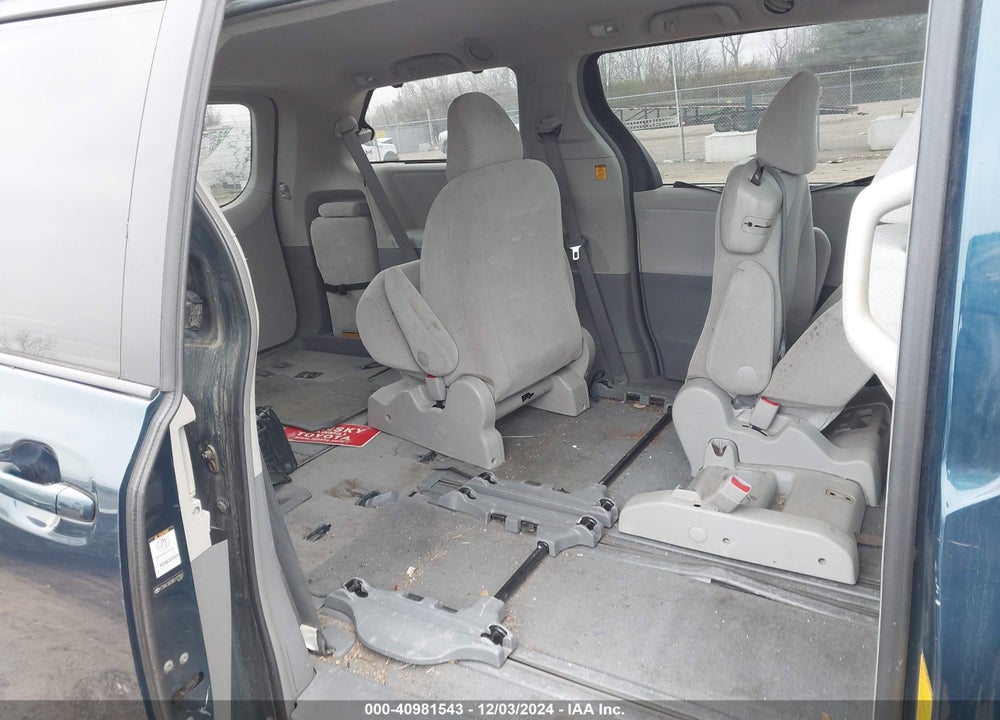 2011 TOYOTA SIENNA LE V6 VIN: 5TDKK3DC0BS127002