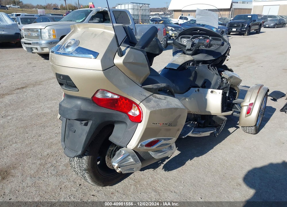 2017 CAN-AM SPYDER ROADSTER RT/RT-S/LTD/SP SERIES VIN: 2BXNBDD22HV000898