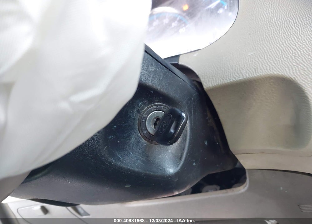2013 TOYOTA SIENNA XLE V6 8 PASSENGER VIN: 5TDYK3DC5DS387814