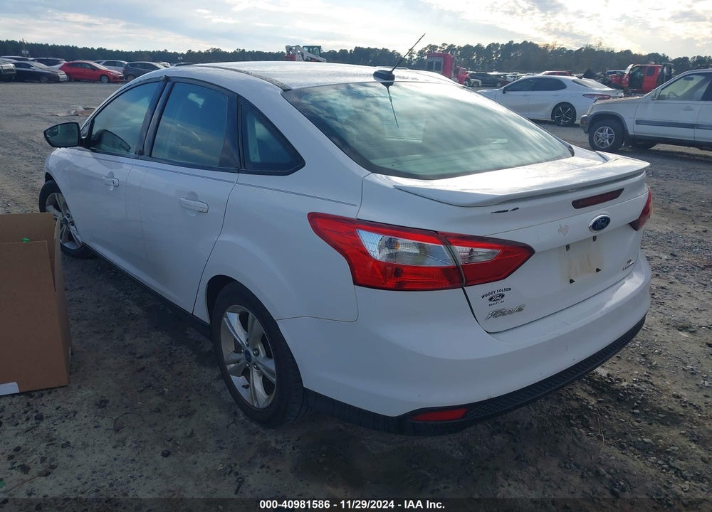 2014 FORD FOCUS SE VIN: 1FADP3F27EL121448