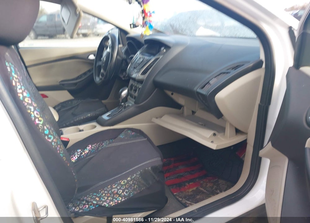 2014 FORD FOCUS SE VIN: 1FADP3F27EL121448