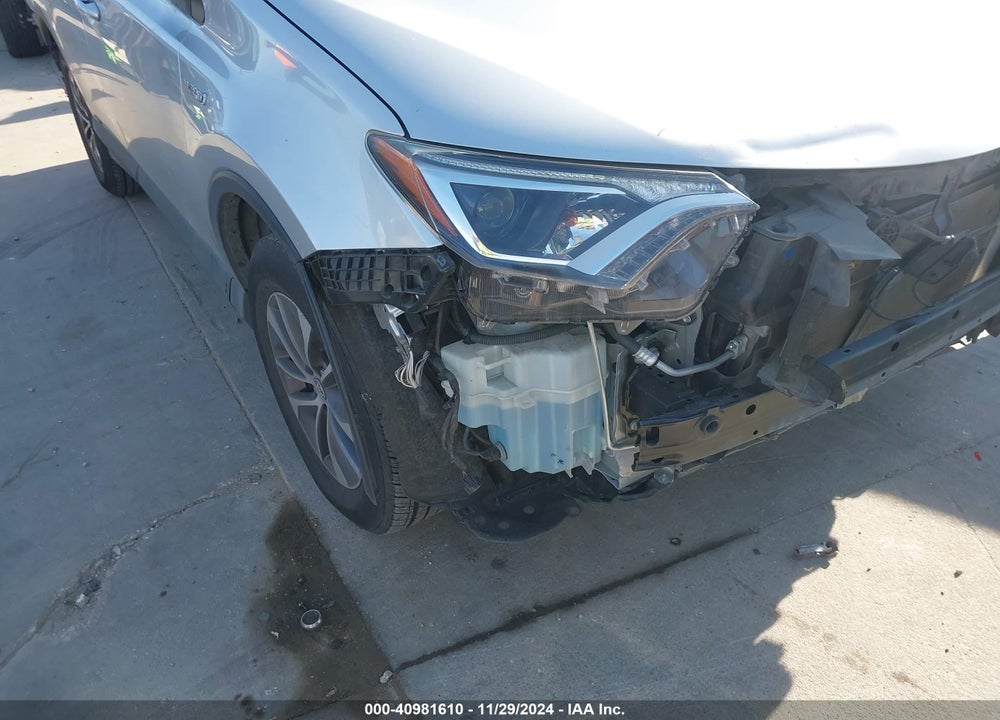 2016 TOYOTA RAV4 HYBRID XLE VIN: JTMRJREV6GD046934