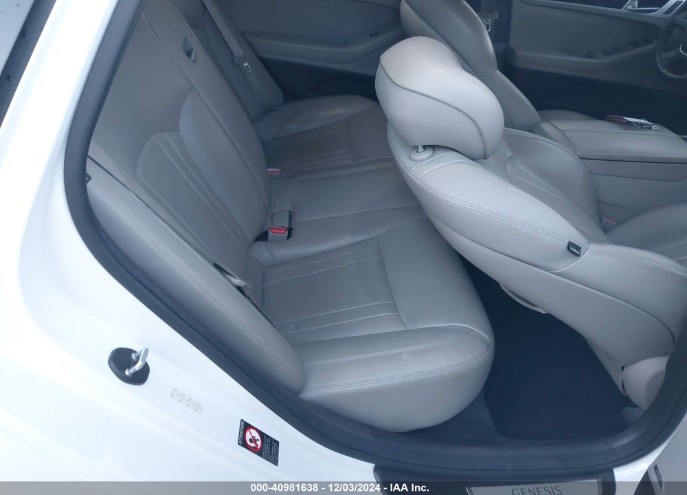 2015 HYUNDAI GENESIS 3.8 VIN: KMHGN4JE0FU058902