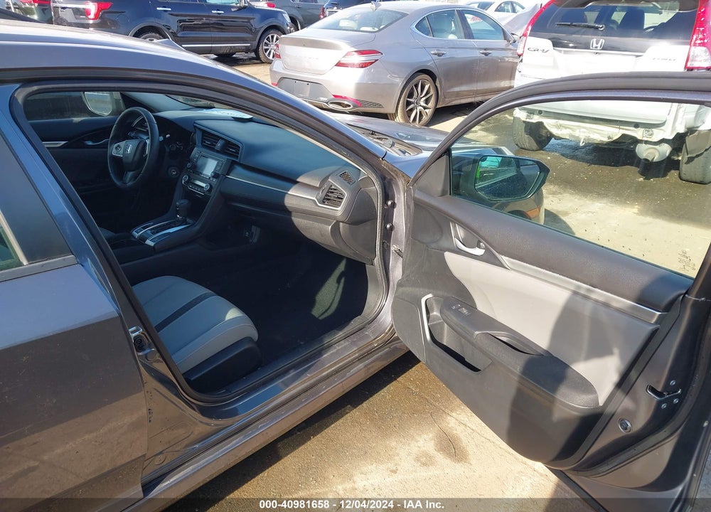 2018 HONDA CIVIC LX VIN: 2HGFC2F58JH520509