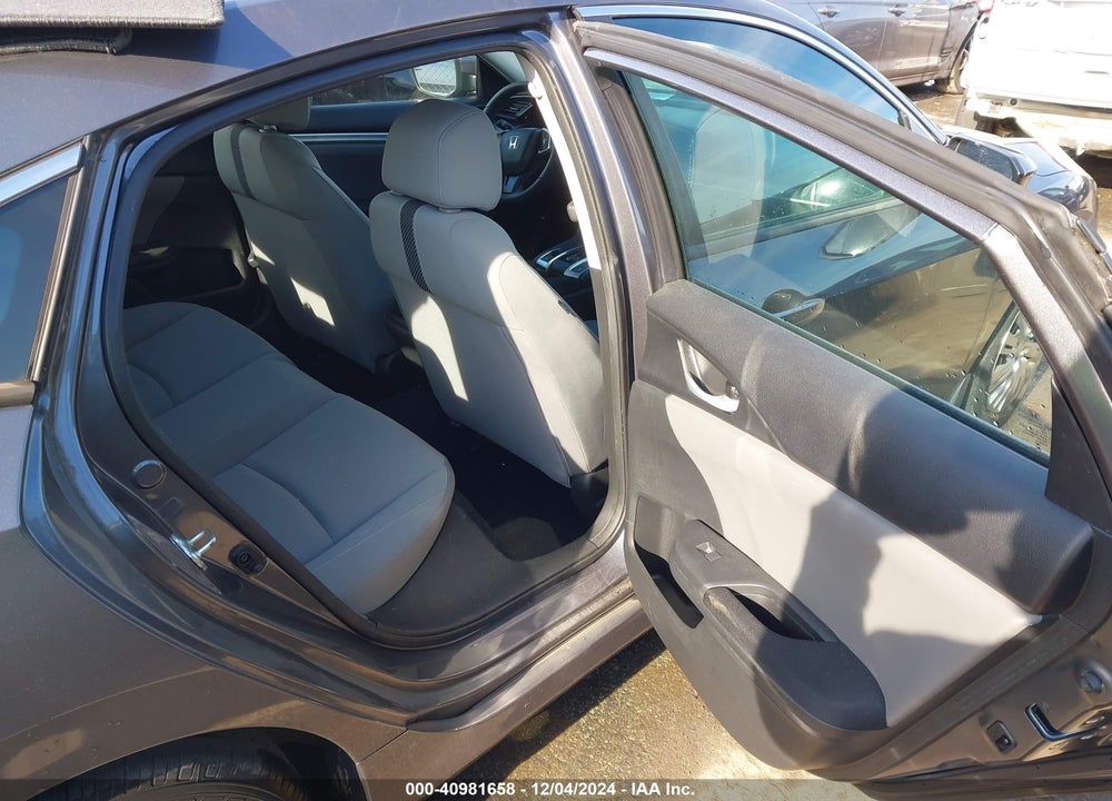 2018 HONDA CIVIC LX VIN: 2HGFC2F58JH520509