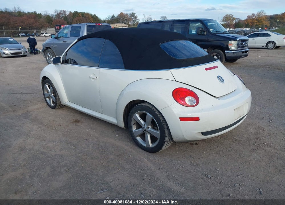 2007 VOLKSWAGEN NEW BEETLE TRIPLE WHITE VIN: 3VWFF31Y57M420212
