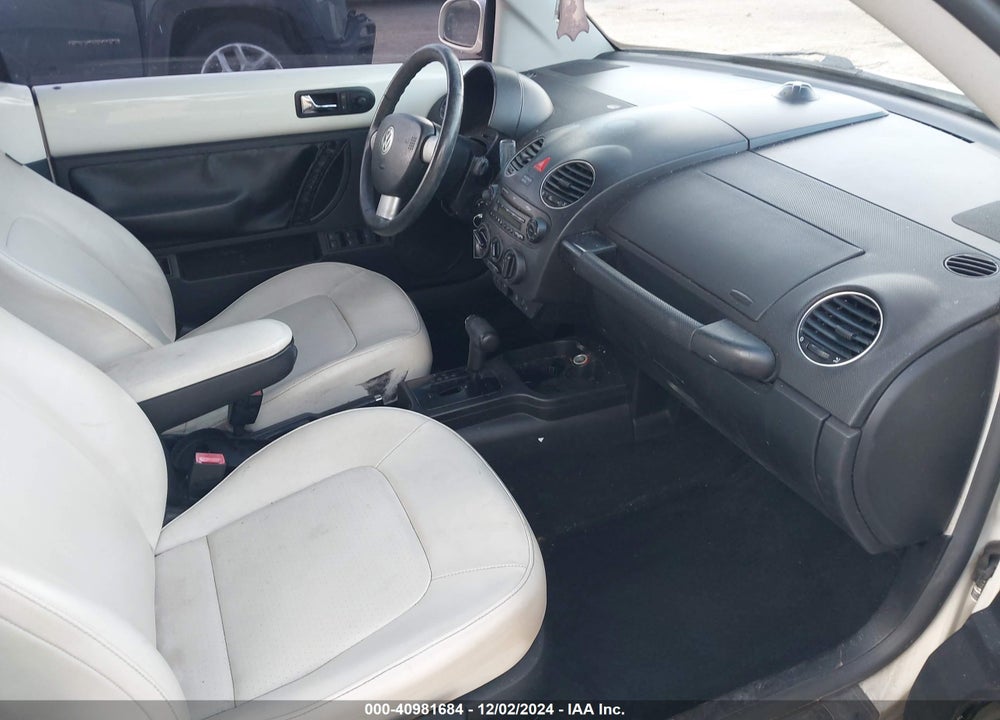 2007 VOLKSWAGEN NEW BEETLE TRIPLE WHITE VIN: 3VWFF31Y57M420212