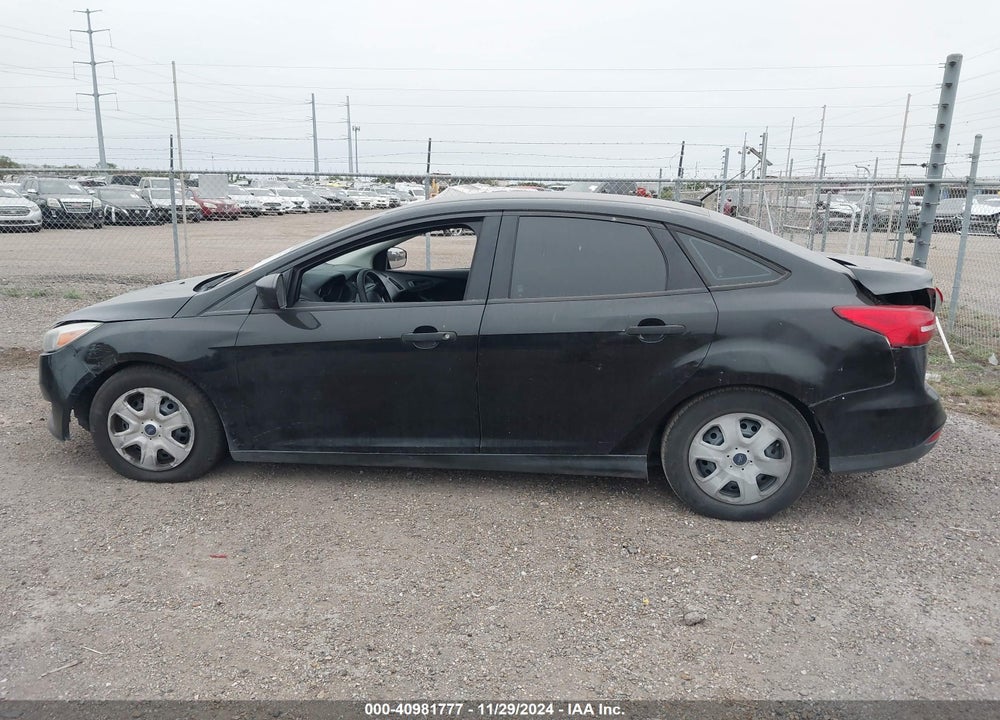 2016 FORD FOCUS S VIN: 1FADP3E21GL288828