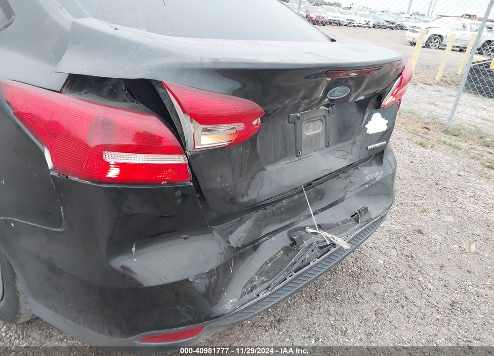 2016 FORD FOCUS S VIN: 1FADP3E21GL288828
