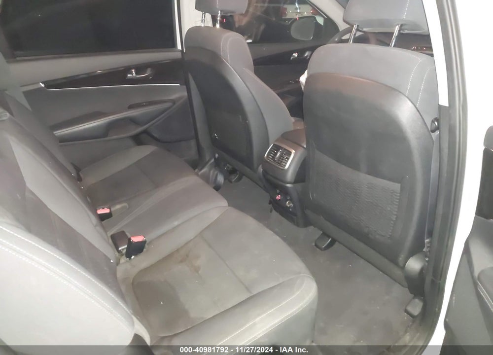 2018 KIA SORENTO VIN: 5XYPG4A33JG346937