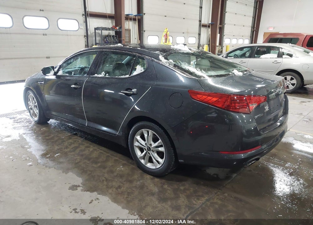 2011 KIA OPTIMA EX VIN: KNAGN4A79B5111409