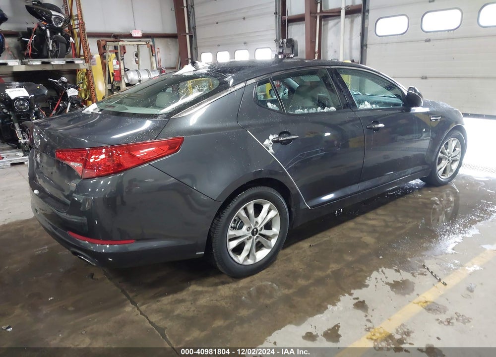 2011 KIA OPTIMA EX VIN: KNAGN4A79B5111409