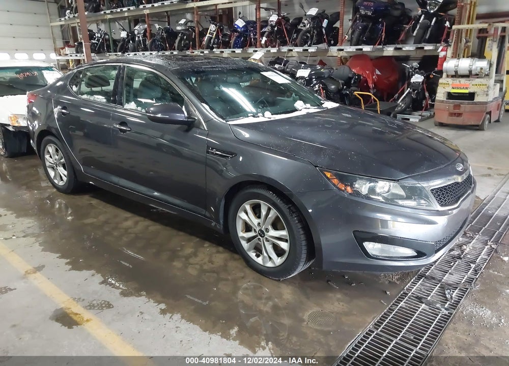 2011 KIA OPTIMA EX VIN: KNAGN4A79B5111409