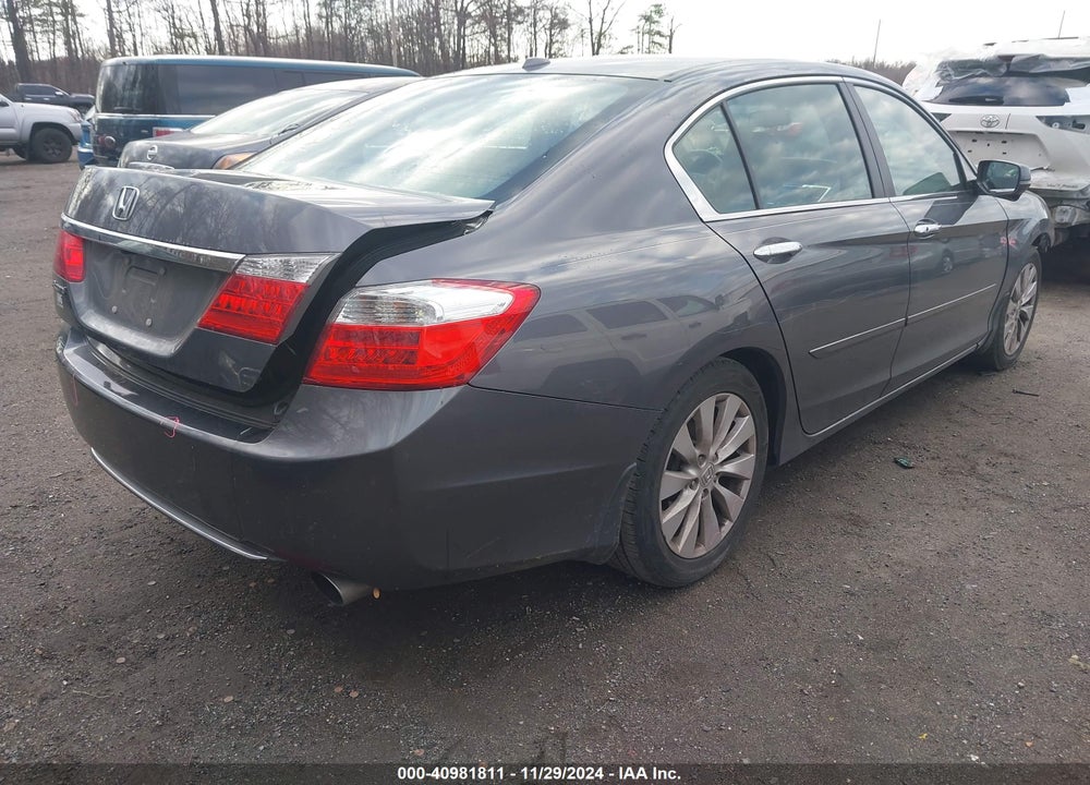 2013 HONDA ACCORD VIN: 1HGCR2F82DA090720