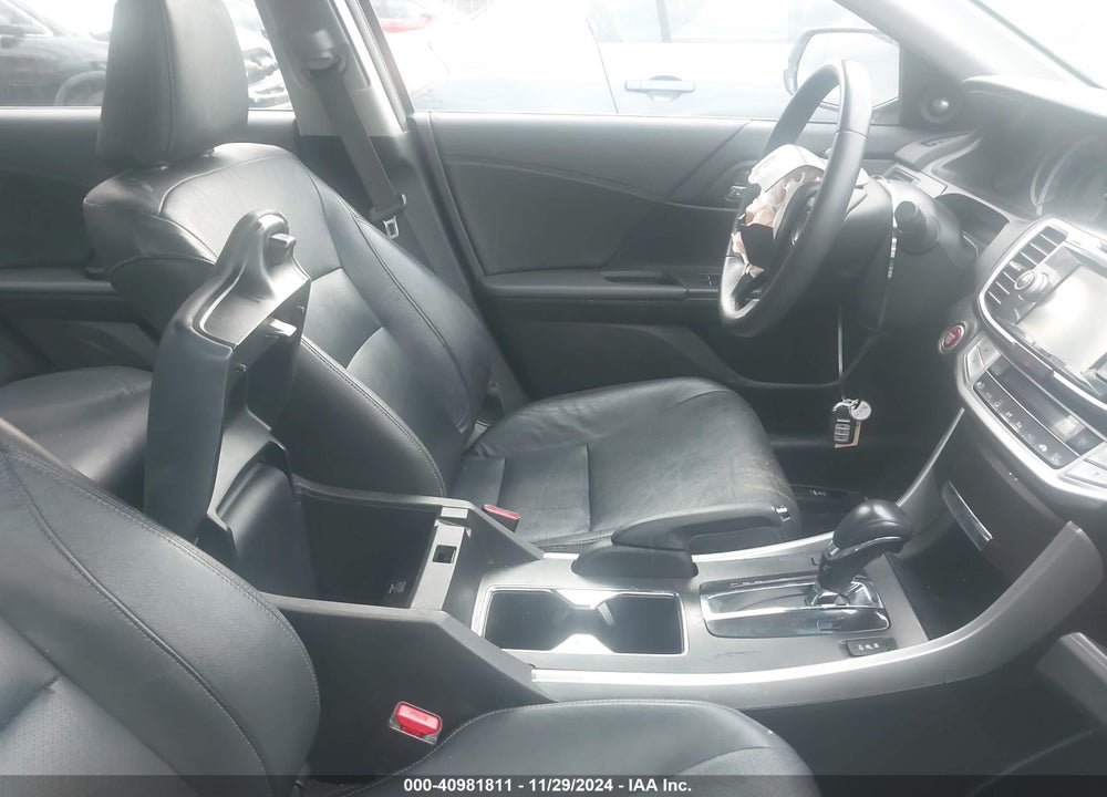 2013 HONDA ACCORD VIN: 1HGCR2F82DA090720