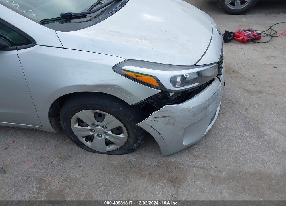 2018 KIA FORTE LX VIN: 3KPFK4A75JE271541