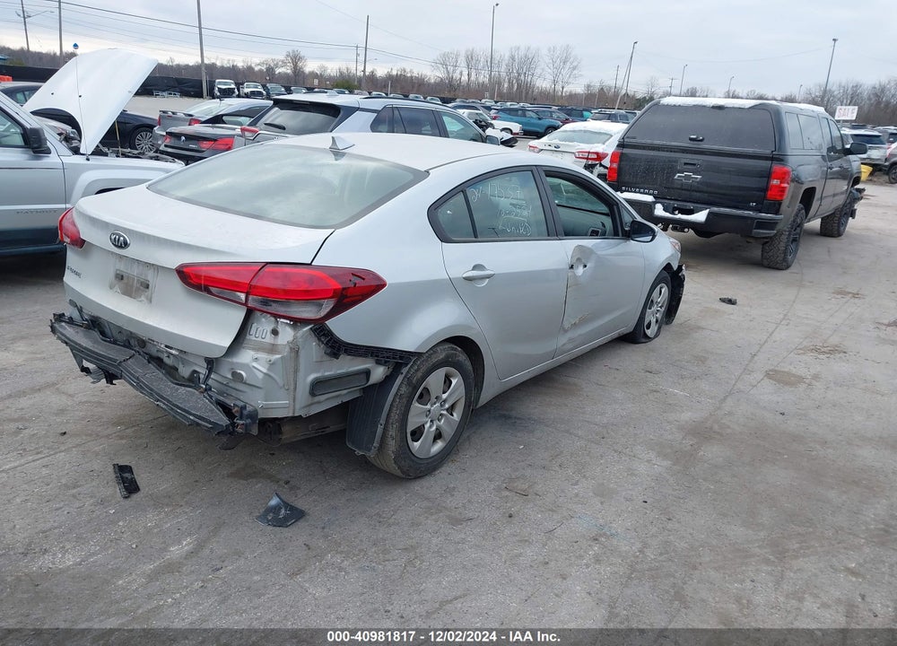 2018 KIA FORTE LX VIN: 3KPFK4A75JE271541