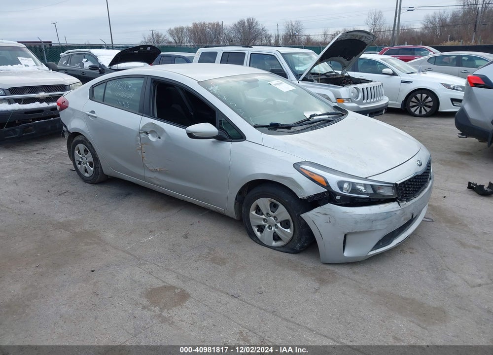 2018 KIA FORTE LX VIN: 3KPFK4A75JE271541