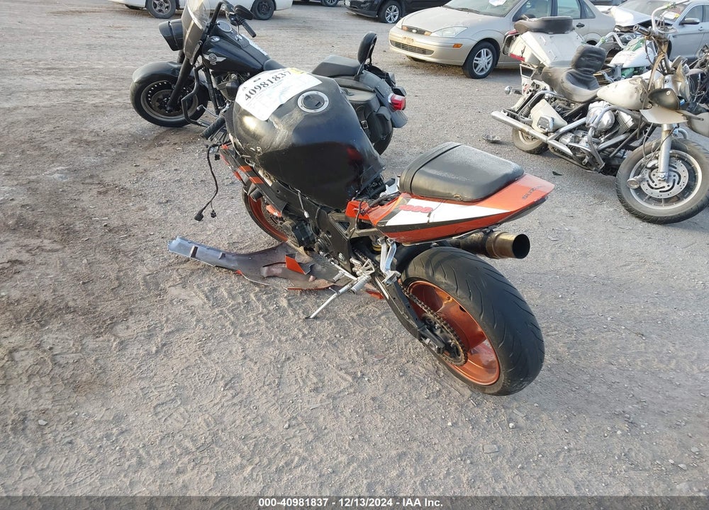 2001 SUZUKI GSX-R1000 VIN: JS1GT74A112104496