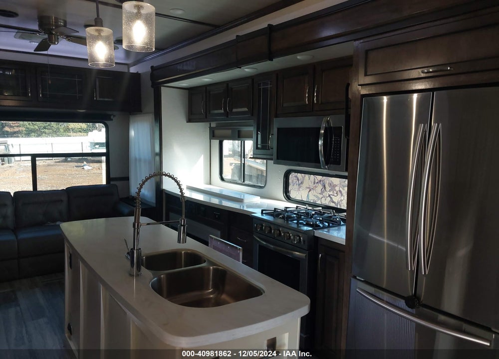 2021 DUTCHEMEN YUKON 320R VIN: 4YDF3202XMZ980527