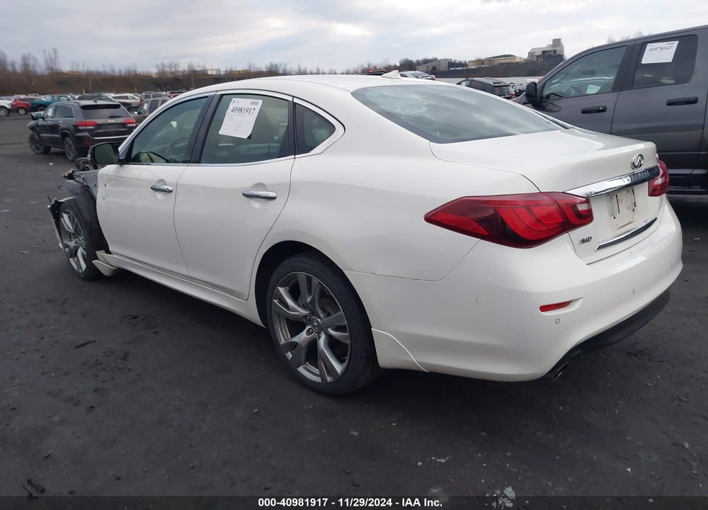 2015 INFINITI Q70 3.7X VIN: JN1BY1AR5FM560413