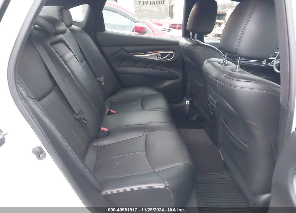 2015 INFINITI Q70 3.7X VIN: JN1BY1AR5FM560413