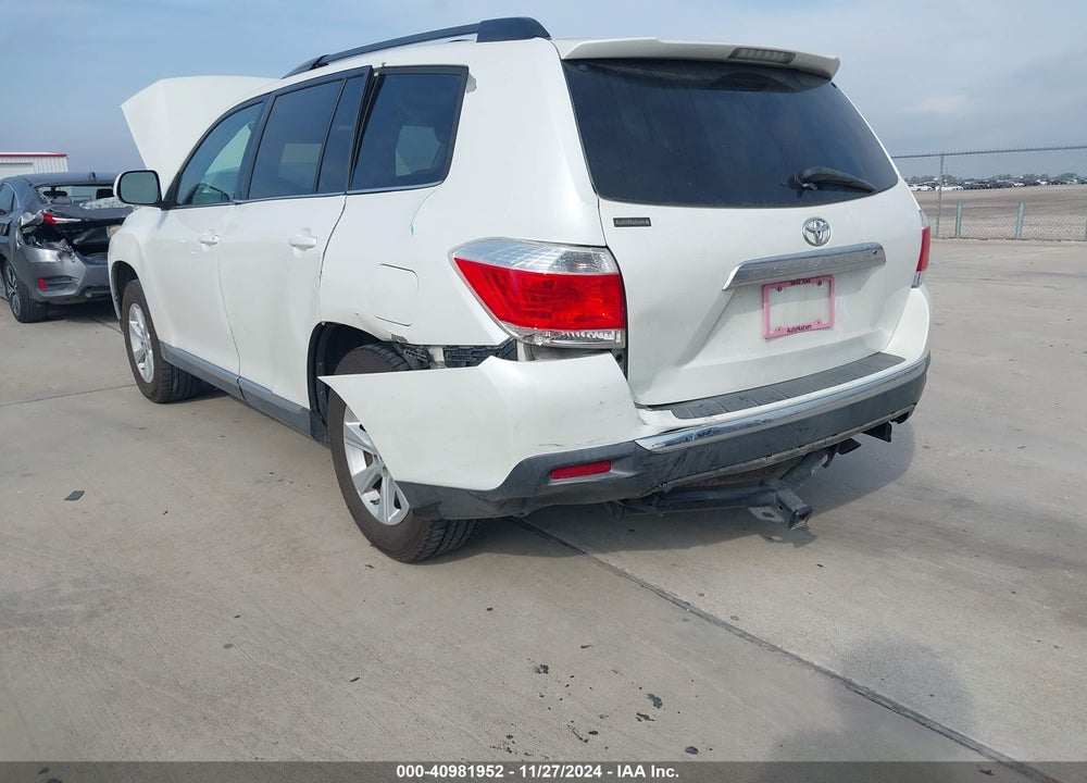 2011 TOYOTA HIGHLANDER SE V6 VIN: 5TDZK3EHXBS025327