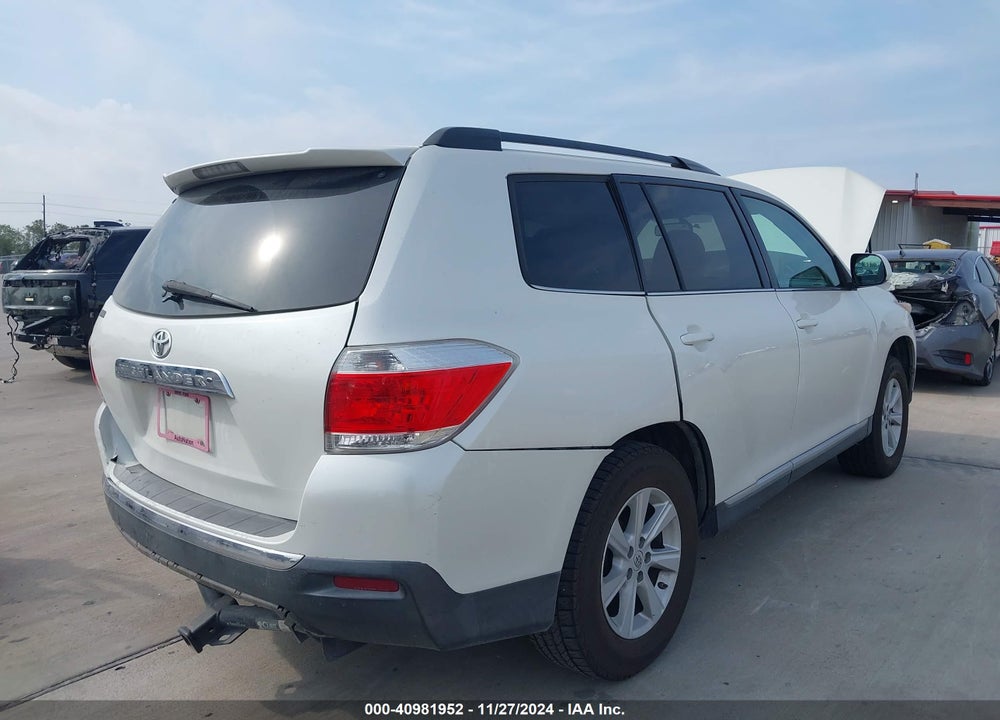 2011 TOYOTA HIGHLANDER SE V6 VIN: 5TDZK3EHXBS025327